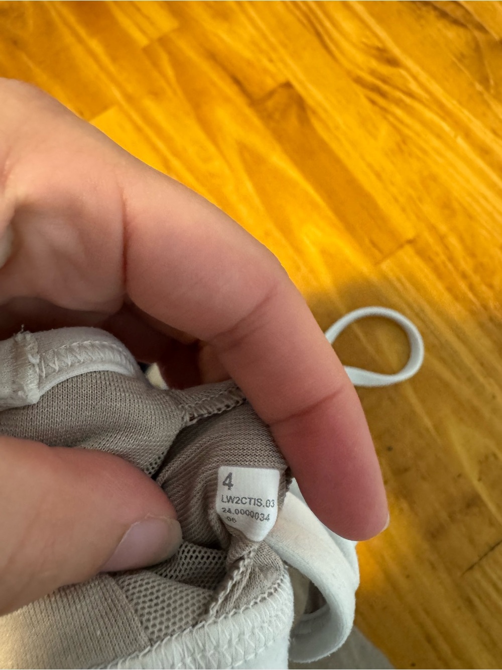 Lululemon Flow Y Bra Nulu Light Support A–C Cups White Sports Bra Size 4 - Picture 5 of 5